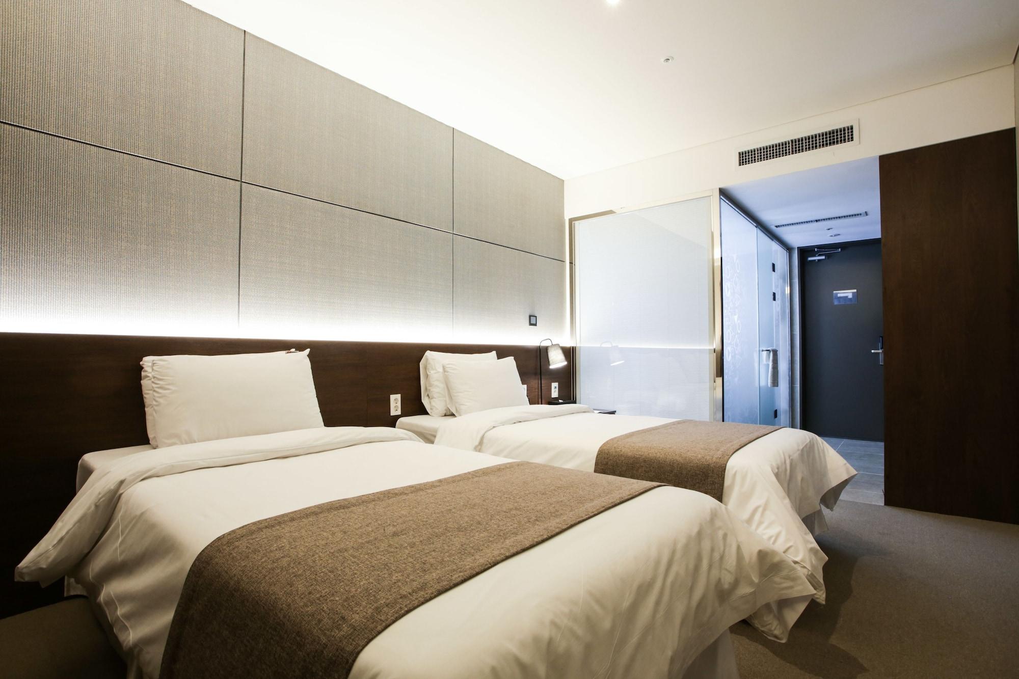 יונגין M Stay Hotel Gyeonggi Giheung מראה חיצוני תמונה