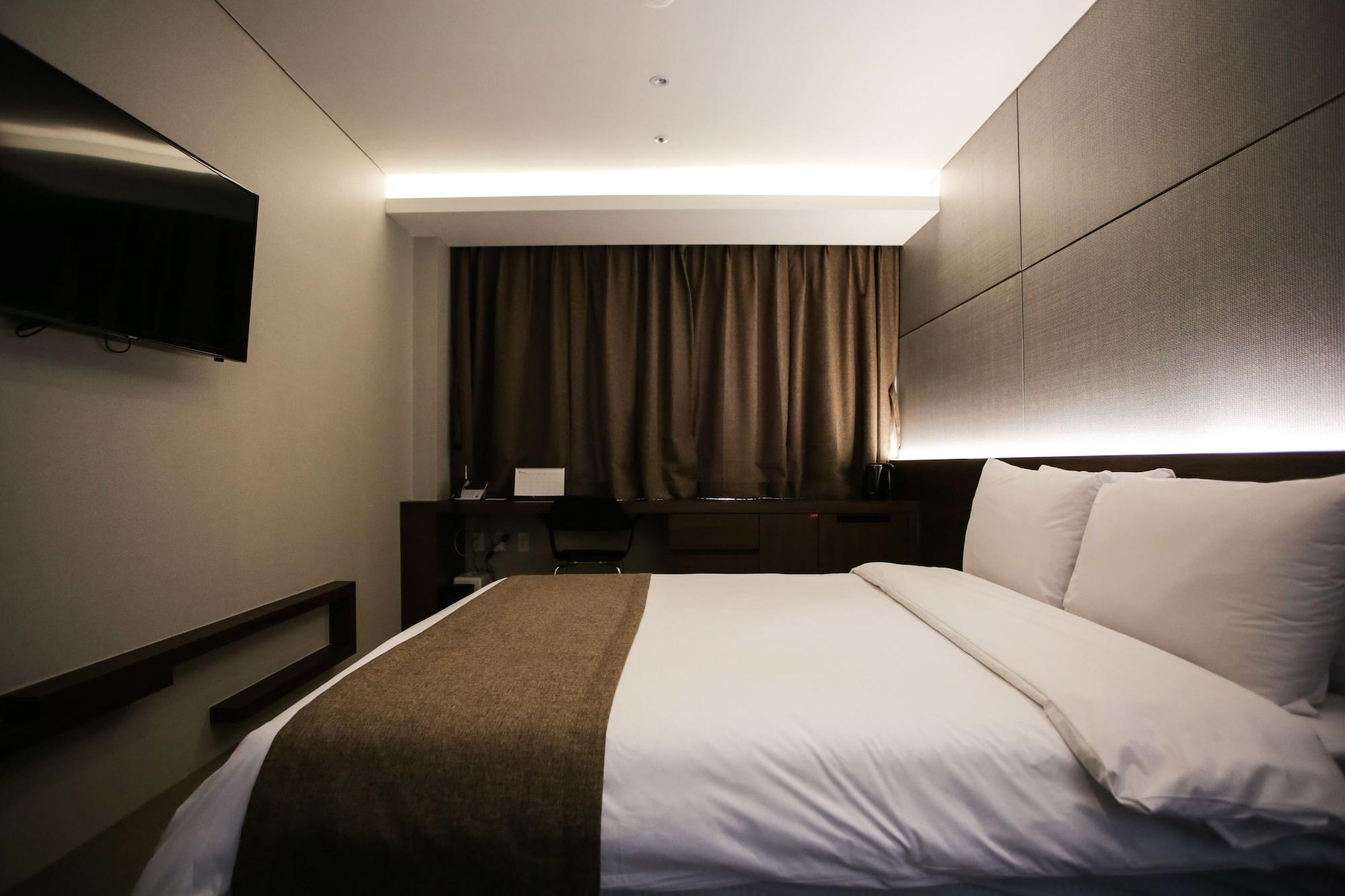 יונגין M Stay Hotel Gyeonggi Giheung מראה חיצוני תמונה