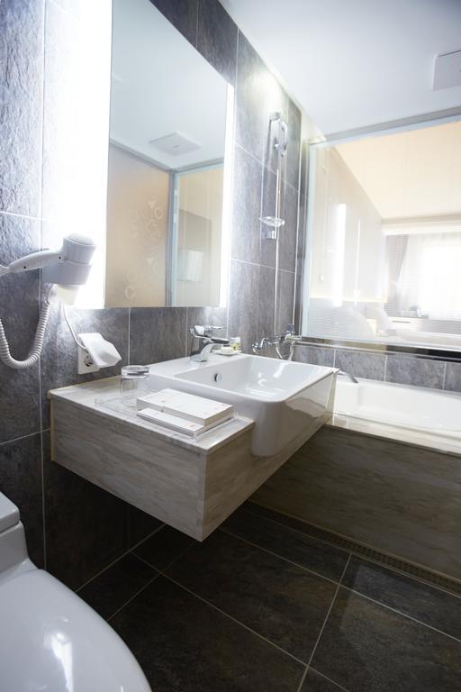 יונגין M Stay Hotel Gyeonggi Giheung מראה חיצוני תמונה