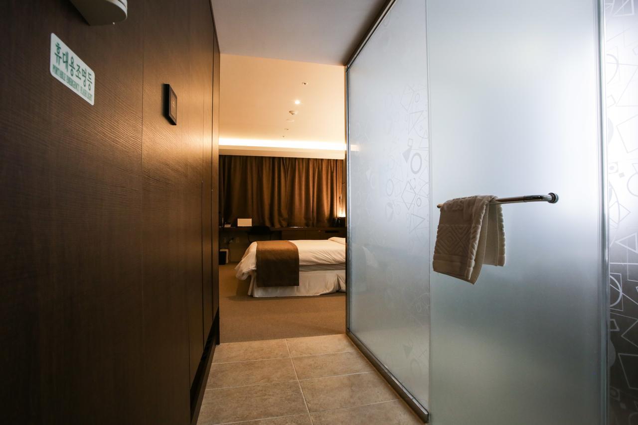 יונגין M Stay Hotel Gyeonggi Giheung מראה חיצוני תמונה